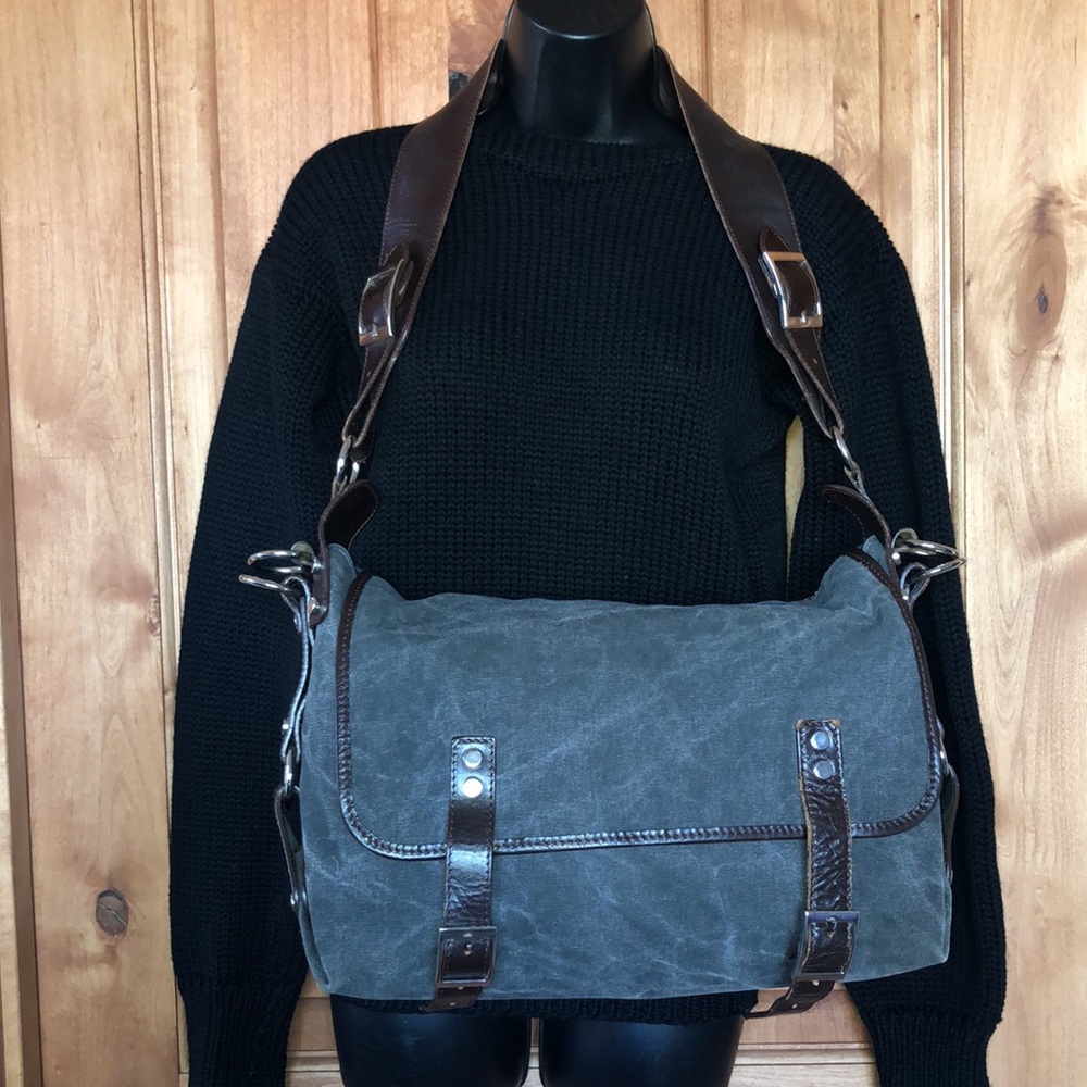 Sundance Black and Brown Satchel - Picture 5 of 16